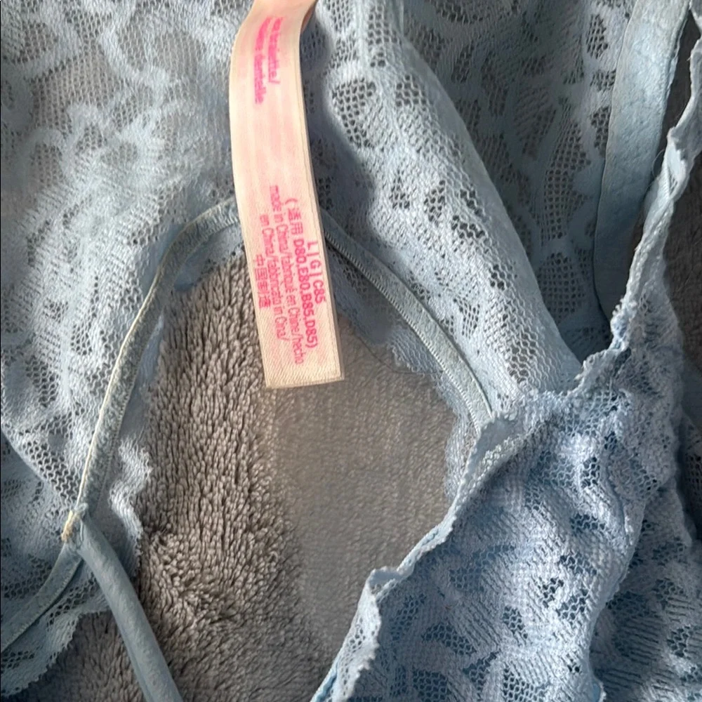 Victoria's Secret Blue Lace Bra with Racerback size L - Picture 2 of 3